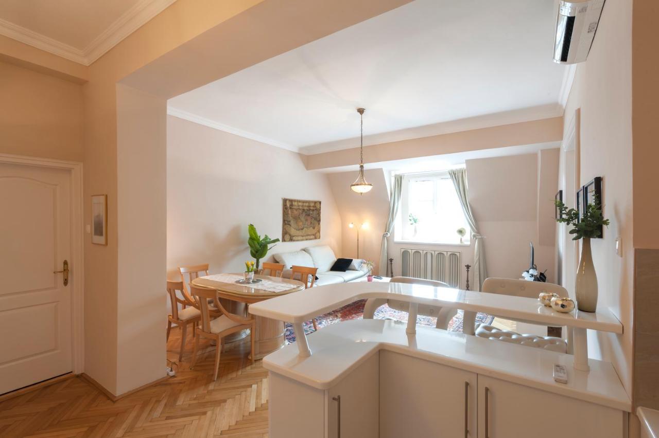 בודפשט Opera & Basilica 2 Bedrooms With Balcony מראה חיצוני תמונה