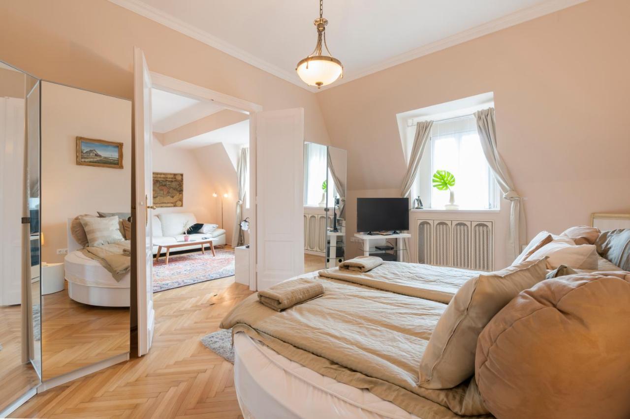 בודפשט Opera & Basilica 2 Bedrooms With Balcony מראה חיצוני תמונה